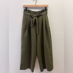H&M Paperbag High Waisted Cropped Loose Wide Leg Green Pants Size 6